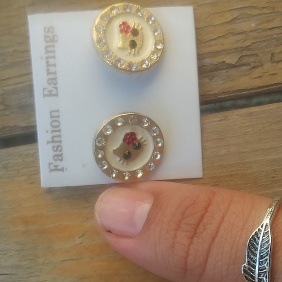 Circle cat earrings. - Picture 3 of 4